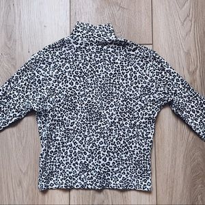 Brandy Melville Daniela Turtleneck top, one size!